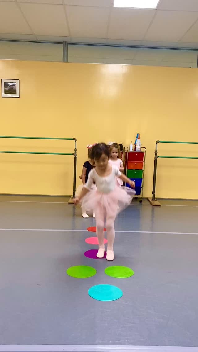 Littles ballet class hopping into spring this year π°π©·π―β¨
Open enrollment available for select classes! Send us an email, give us a call, or stop by for more info π©°