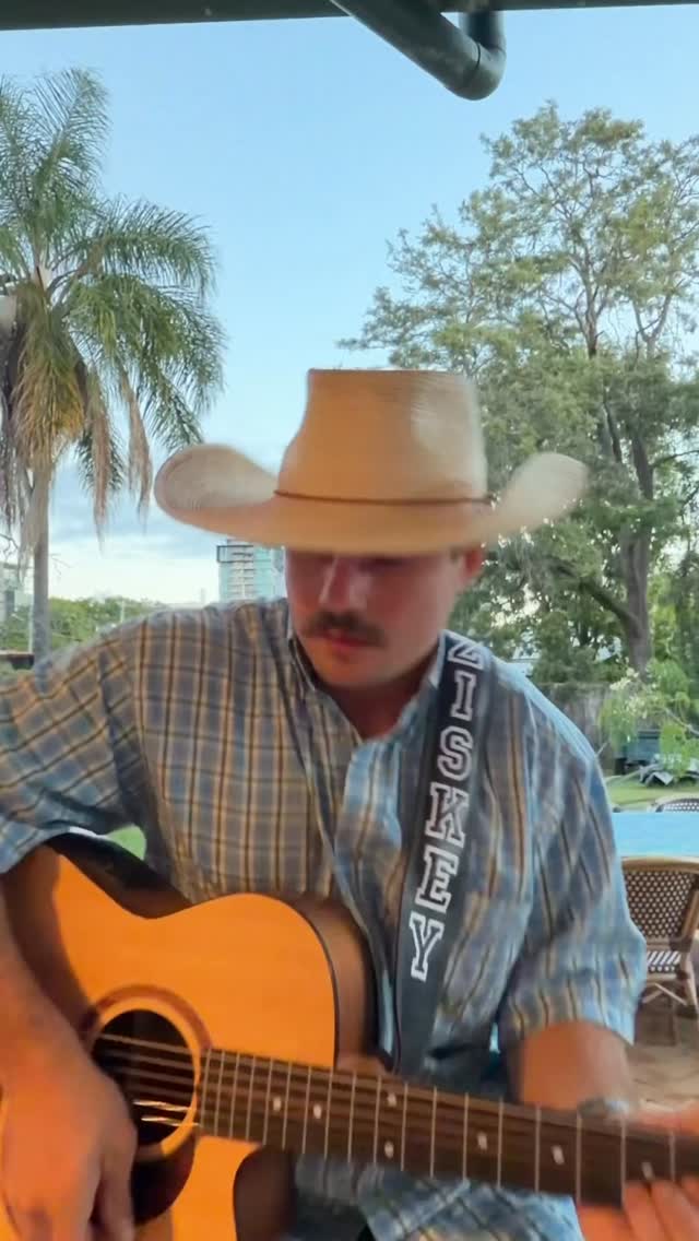 I’ve been contemplating writing this cause I don’t want to make it about me but the last two weeks have been fucking rough, been doing a lot of thinking about my own life and all the successes/career acheivements/highlights mean absolutely nothing without the people around us.
I’ll be making a moment for mental health every show going forward, check in on all your mates the ones that smile and Joke around the most are probably the ones hurting the most.
We get so caught up in our lives sometimes we can’t see the ones screaming out silently, even if this message touches one person I have done my job. ❤️
Rest in peace stirlo 🪽
#mentalhealthawareness #countrymusic #checkinonyourmates