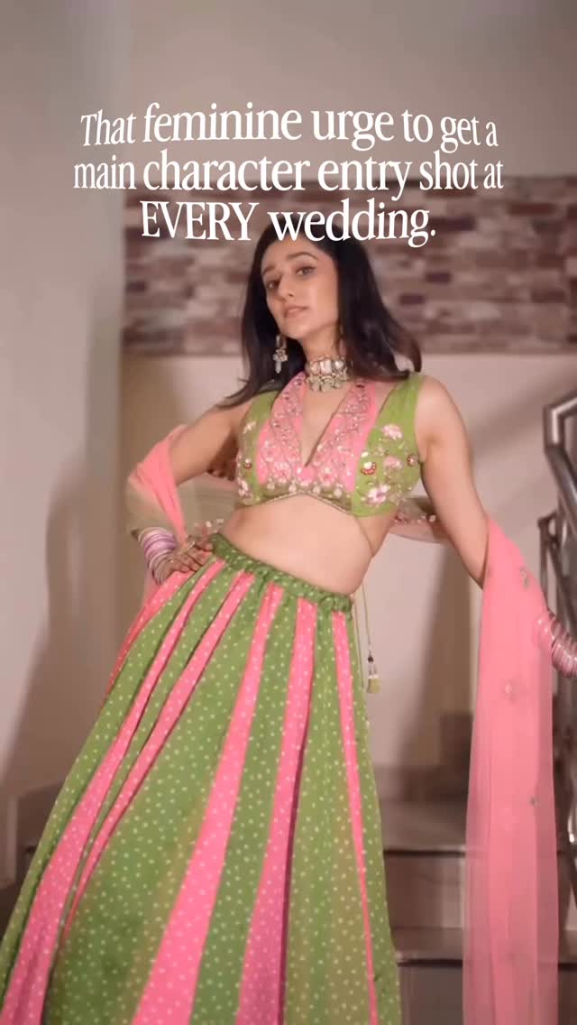 Introducing... the heroine! 💁🏻♀️ who the hero will fall in love with at THIS wedding.
@theanoushka.chauhan got to live her main character moment at her sister’s wedding in her Chal Jooti sneakers. What about you?
Captured by:@togethertheoryweddings @lensingtheworld 🫶🏻📸