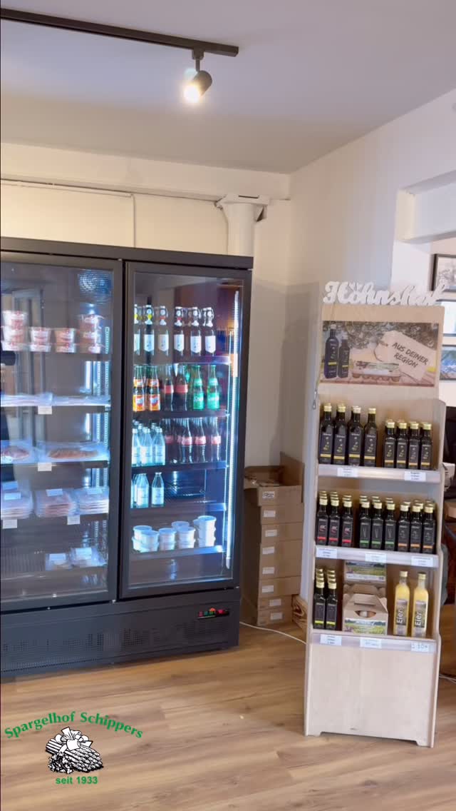 🌱 Unser Hofladen hat geöffnet! 🌱
Bei uns bekommt ihr grünen & weißen Spargel direkt vom Feld 🙌
Dazu wartet noch viel mehr auf euch:
🥔 Kartoffeln, Eier & knackiges Gemüse
🥓 Wurstwaren aus der Region
🍓 Saisonales wie Erdbeeren & mehr
🍲 Leckeres aus unserer Hofküche – fix & fertig für die Mikrowelle (Spargel-Quickie, Suppe, Schnitzel & Co.)
🍺 Regionale Getränke, Weine & Softdrinks
🧂 Gewürze, Öle & Eis für den perfekten Genuss
👉 Entdeckt die Vielfalt vom Niederrhein – direkt bei uns im Hofladen!
⏰ Öffnungszeiten:
Mo–So: 08:30 – 19:00 Uhr (auch an Feiertagen)
Kommt vorbei – wir freuen uns auf euch! 💚
#hofladen #spargelzeit #regionalgenießen #niederrhein #frischvomfeld