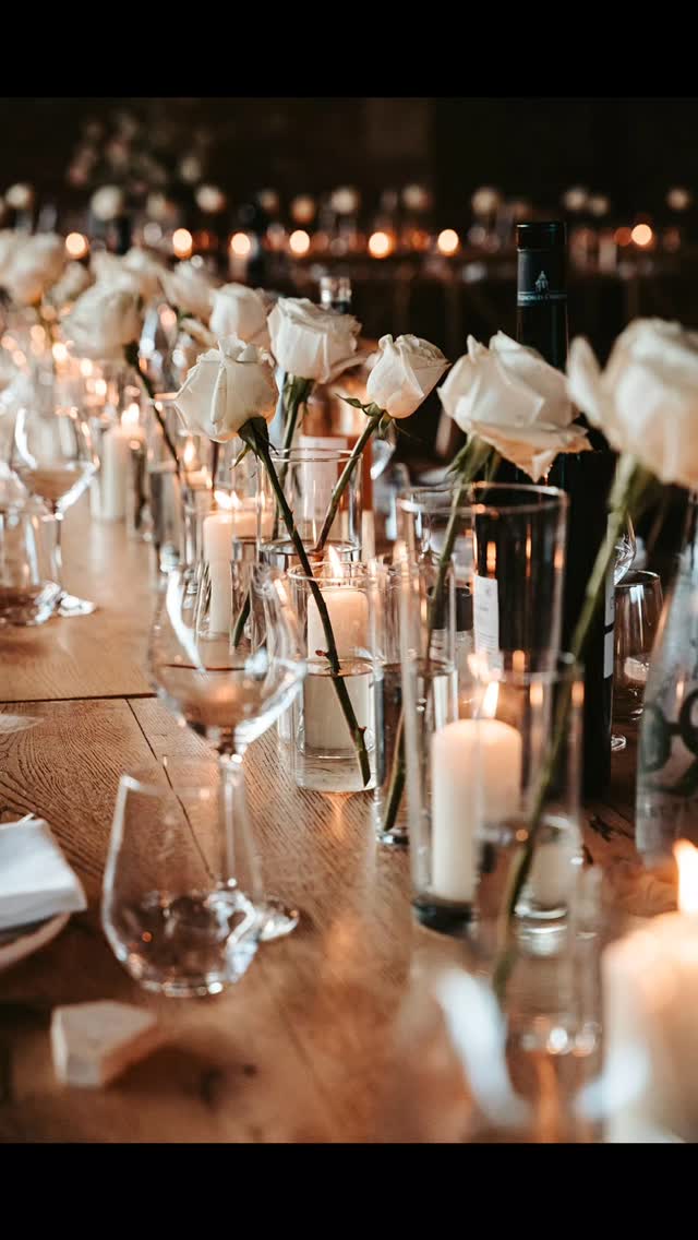 🍃 M & V 🍃
16.09.2025
Wedding planner : @_lheuredoree
Lieu: @lagrangedejavon
Photographe & Vidéaste : @atypique.photo
Groupe de musique: @reversofficiel
Designer floral: @melaine.bois.fleuri
DJ : @julienperrieroff
Traiteur: @lauthenthyque.traiteur
Maquillage: @margauxfouquet.makeup
Coiffure : @ma_cabine_beaute1
Location de décoration : @twistyourdeco
Location de mobilier : @oravis_location
DJ brunch: @marcglobalson
Camion pizza: @lorenzoluberon
#fleuristeevenementiel #fleuriste #weddingprovence #weddingsouthoffrance #mariageenprovence