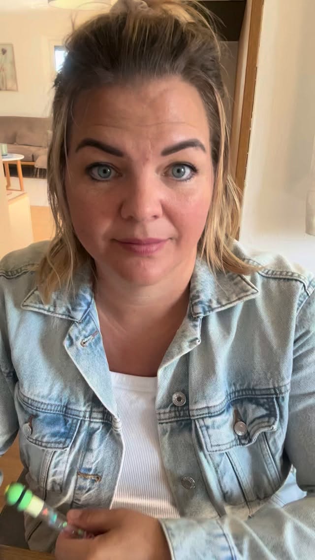 Diese Methoden sind veraltet und bringen meist auch nichts, zumindest nicht auf Dauer!
Welche Tricks hast du noch um mehr Ruhe in die Klasse zu bekommen?