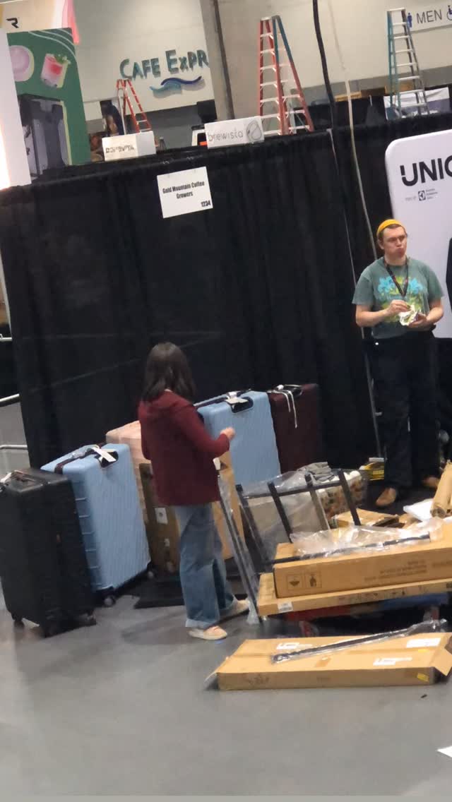 🥄 We’ll have 39 fresh crop coffees to taste at #wocsandiego so sign up to cup w us (link in profile) or get in touch if you can’t make it. Booth 1234.
♥️ Each year people tell us our cupping table is the best they’ve tasted in the last decade, or ever. This is a whole other level.
#carbonicmacerationcoffee #cofermentcoffee #microlotcoffee #naturalprocess #honeyprocess #thirdwavecoffee #anaerobiccoffee #pacamara #directtrade #directtradecoffee #woc #sustainablecoffee #biodynamiccoffee #coffeeroaster #coffeesorting #coffeeroasting #coffeefarm #sampleroasting #goldmtncoffee #coffeefermentation #nicaraguancoffee #worldofcoffee #nofilter #maracaturra #geishacoffee #maragogype #scasandiego
