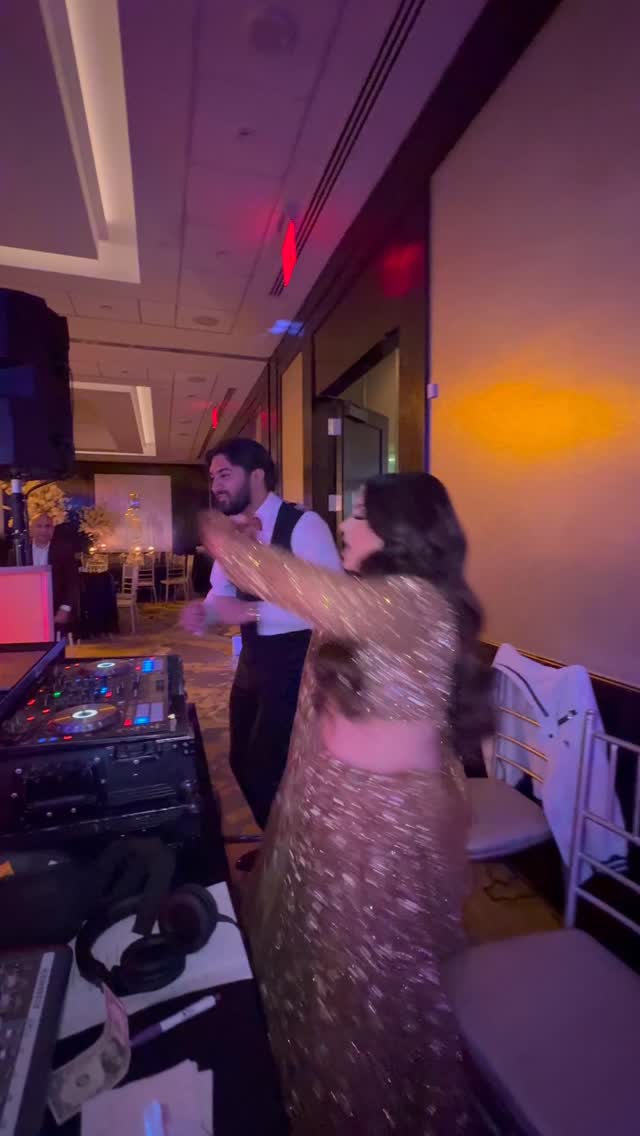When the bride and groom take over the DJ booth!
#desibride #indianwedding #djreels #desidj