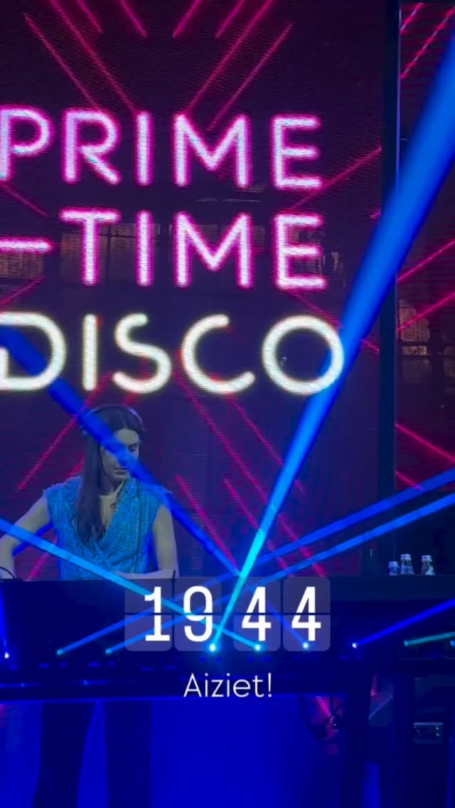 Aiziet, kardio workout dancing @prime.time.disco x @lindsamsonova @coyotefly
Paldies visiem, kas saņēmās piektdienas vakarā un izgāja ārā izdejoties! Dejošana izlādē un uzlādē! Mēs to visi šonedēļ bijām nopelnījuši! ⭐️⭐️⭐️⭐️⭐️
#investinlife
#primetimedisco
#earlydisco