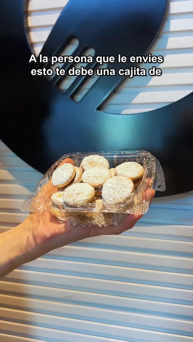 Nada es mejor que una cajita de alfajores para crear momentos especiales y disfrutar tu día.
Vení por la tuya o endulzale el día a esa persona que tanto querés.
Visítanos en:
Las Colinas
📍 Plaza Cumbre, Módulos 9-10, Primera Entrada a Las Colinas
📞 Llámanos: 2231 4425
📱 Ordena por WhatsApp: 7763 470
El Tiangue
📍 Pista Jean Paul Genie, Centro Comercial #2
📞Llámanos: 2255 0504 / 2255 0503
📱 Ordena por WhatsApp: 8988 4206
También podés ordenar a través de nuestra página web:
🌐 www.zacatelimon.com/menus
#VivíZacate #Zacatelimon #restaurante #ManaguaZacate #Amigos #Familia #DeliciasNicas #NicaraguaZacate #Zacatedelivery #Zacatetakeout #Delivery #Restaurante