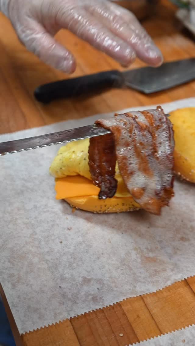 The only decision that matters today? 👀🥯🔥What bagel you’re putting this bacon, egg & cheese on. #CinosHotBagels
#breakfast #deli #longisland #oceansideny