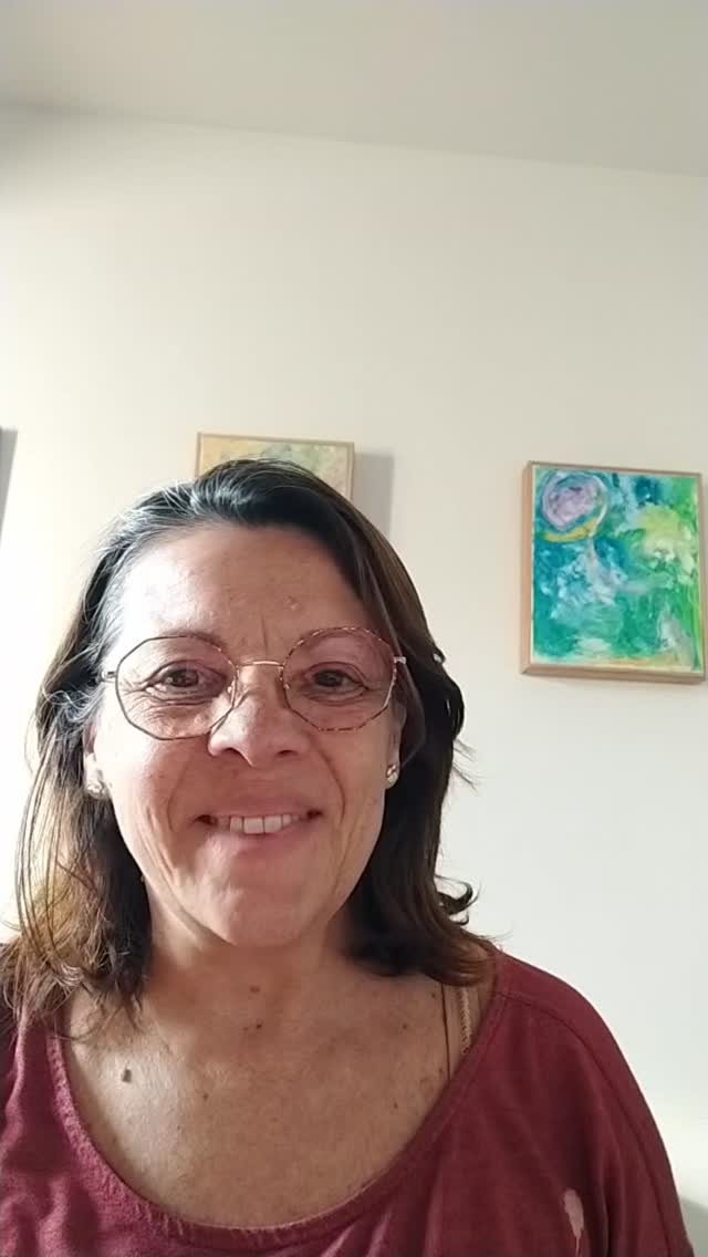 Cette semaine notre conseiller intérieur nous guide sur le chemin des petits/grands bonheur. Écoutons notre coeur pour pouvoir être attentifs atla bonne direction à prendre, aux choix judicieux et aux bonnes décisions qui 'pus permettront de nous ouvrir à toutes les belles choses qui croisent notre chemin et a toutes celles que nous pouvons accueillir dans notre vie.
#connaissancedesoi #energetique #emotions #intuition #archetypes