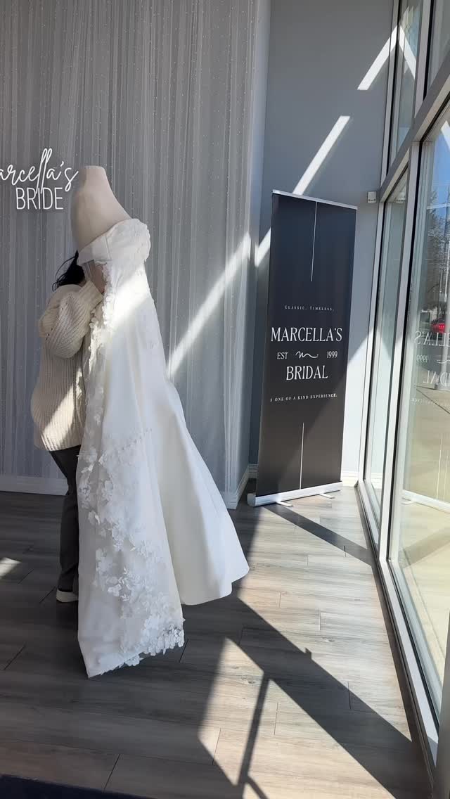 Come along with me to refresh our mannequins!
We’re loving this spring weather and all the blossoms!! 🌸