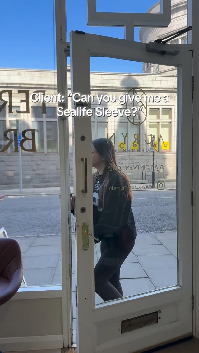 Asked for a sea life sleeve.
Left wearing the ocean.