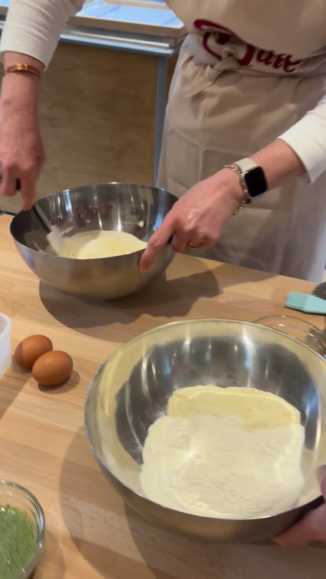 Great ‘Pasta & Pudding’ class tonight - Well done everyone!! 🤩
#pasta #pastafresca #pastamaking #ravioli #capelletti #tortellini #agnolotti #tagliatelle #tagliolini #tiramisu #thepastaacademyreading
www.pastaacademy.co.uk