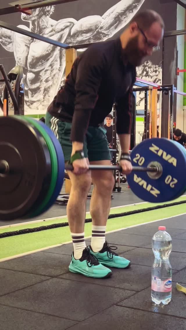 Ogni volta che scegli di non mollare,
stai diventando più forte.
FiitZone. Forza vera. Nessuna scorciatoia.
#trainsmartlivestrong
#FiitZone #FiitZoneFitness #Deadlift #rdl Allenamento Palestrat