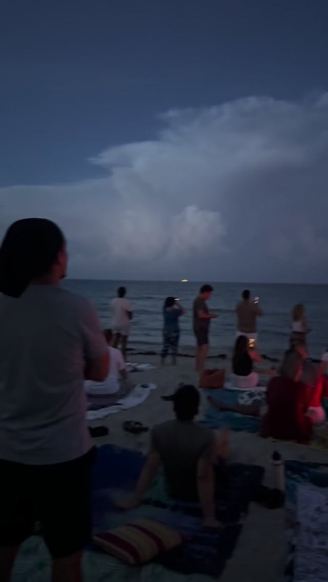 If you carry joy in your heart, you can heal any moment.
Carlos Santana