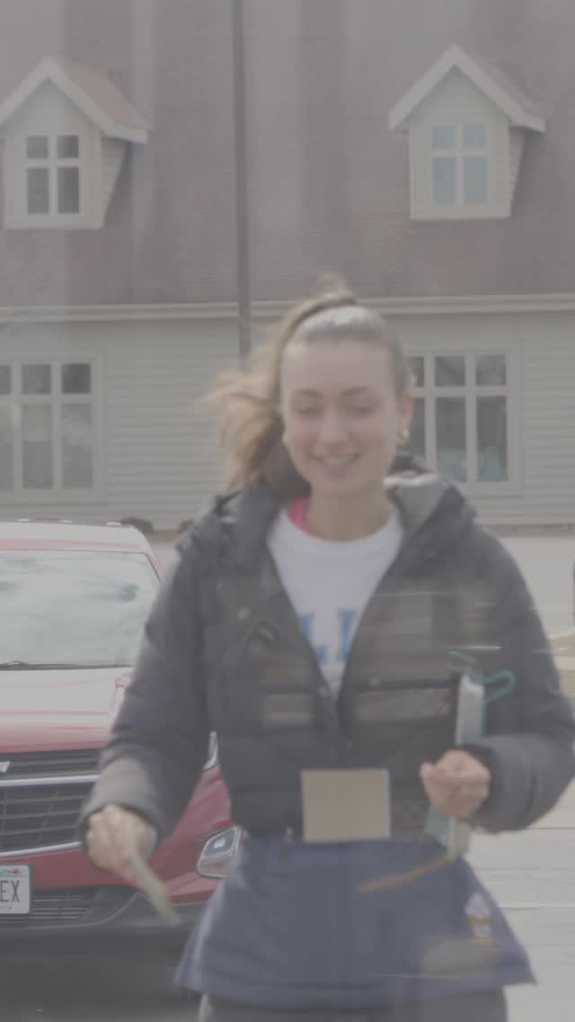 Come work a shift with Jen…and maybe learn a little French! Should we film with an inside guy next?? 📸 @bkulvisuals