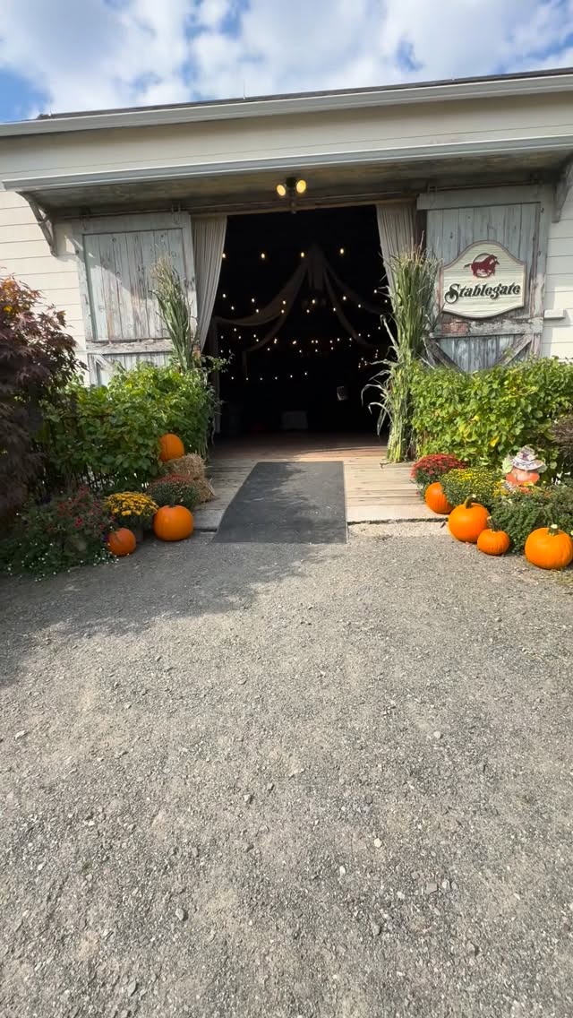 Join us on a little mini barn and winery tour !
This is where the indoor seating for Mother’s Day brunch will be and where you go and grab your tasty cocktails at the Wine Bar 🍷
We are opening for the season in two short weeks !
Saturday April 25th
Sunday April 26th
12-4PM
Ahhh, wouldn’t it be lovely to get …. married in there ?! 💍
The barn and winery will be open for tours and tastings the day of our Wedding Show May 9th- Register in Bio or on our Website
www.stablegatewinery.com