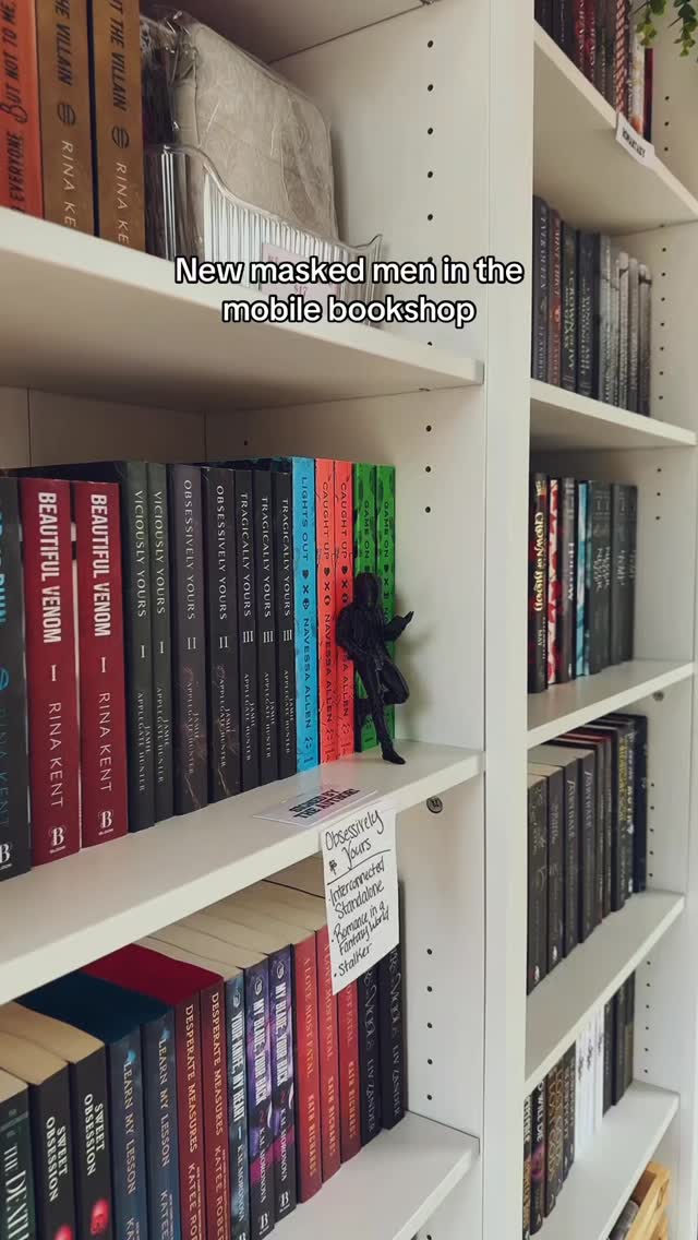 New shelf decor in the bookshop 👀🌶️ #bookstagram #reader #spicybooks