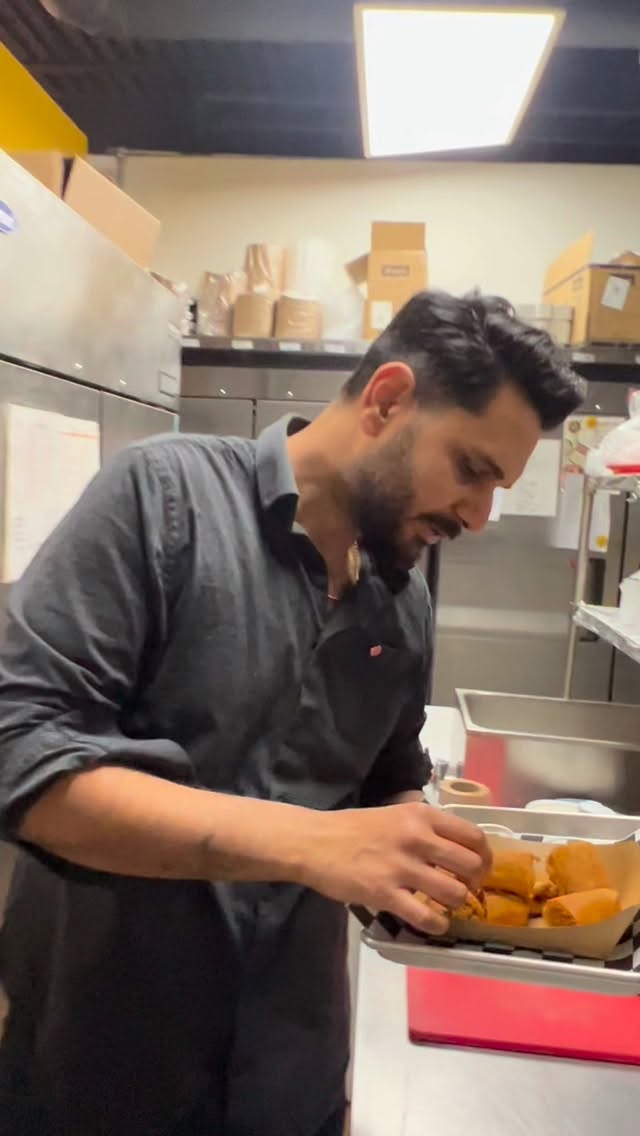 Crispy Noodle Spring rolls @eato.ca @toronto
#noodle #noodlespringroll #springroll #crunchyasmr #delhigram