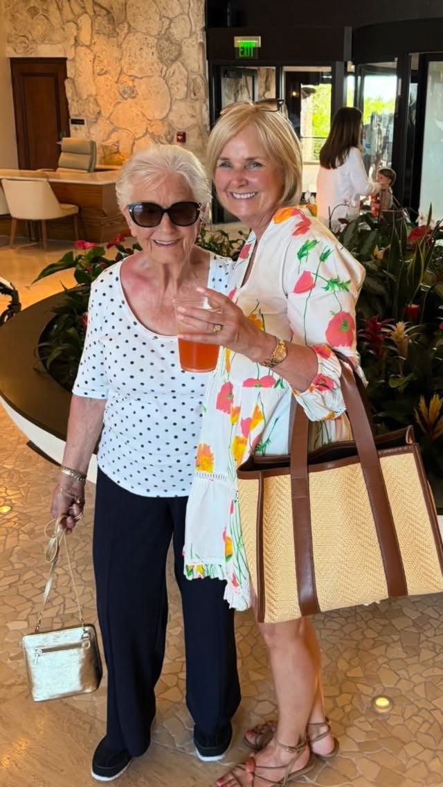 🇺🇸 A Personal Stylists “Busman’s Holiday” - USA Edition
Shopping (for research, obviously), lunch with the famous Dortitt Bern, and endless inspiration in between…
Style isn’t what I do it’s how I live. Three generations, feeling truly blessed!
@TheEffortlessEdit1”