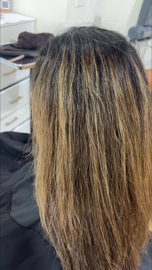 I recently had the pleasure of working with my wonderful client @jesslivinmybest who took a little break from her hair appointments to welcome a beautiful baby girl Scottie into her life! After five months, we were ready to bring some life back to her locks.
We decided to go with a lowlight to blend that outgrowth and soften the line of demarcation from her previous highlights. This was such a smart choice! Not only does it create a seamless look, but it’s also super low maintenance. As her hair grows out, it’ll continue to look polished and fresh!
To finish off this gorgeous transformation, we topped it with a gloss that added incredible shine and dimension. Just look at that radiance!
She left the salon feeling like a million bucks, and honestly, so did I! There’s nothing better than a happy client!
@hbcollectivesalon