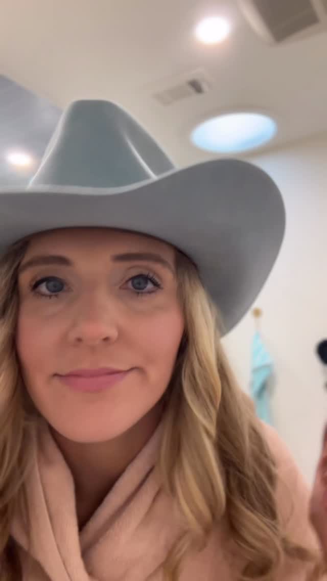 Gala Night! I’ll take any excuse to wear my blue hat!