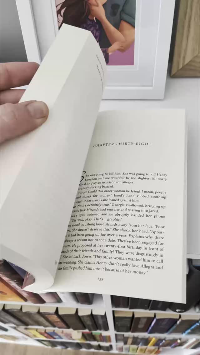 Got my shelf trophy!!
How about you? Have you got yours yet?
Link in bio š
#errinkrystal #fallingdownunder #romancereaders #romancereadersofinstagram