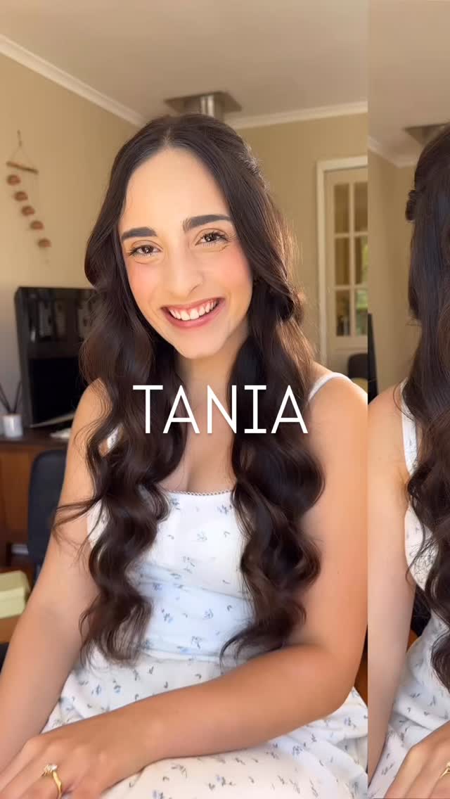 ✨It looks easy… until you try to do it yourself
….She almost did 🙈
There’s a reason “effortless” bridal hair feels so different 💕
Because what you don’t see⬇️
⭐️the sectioning
⭐️the prep
⭐️the product layering
⭐️the decisions being made in real time🤪
Tania almost did her own hair.
And honestly… a lot of brides think they can 🙈 ( and sometimes they do … I did 💕)
Until it’s your wedding morning.
The pressure is on.
The timing matters.
And every detail suddenly feels bigger.
That’s where I step in.
Not just to style, but to hold the space, guide the morning, and make sure everything “just works” 💕
So yes… it looks effortless.
But that’s the point 🤍
Save this for when you’re deciding what’s actually worth it on your wedding day.
Enquire via DM or link in bio 📲
#huntervalleyhairstylist #weddinghair #centralcoastbride #newcastlehairstylist #effortless