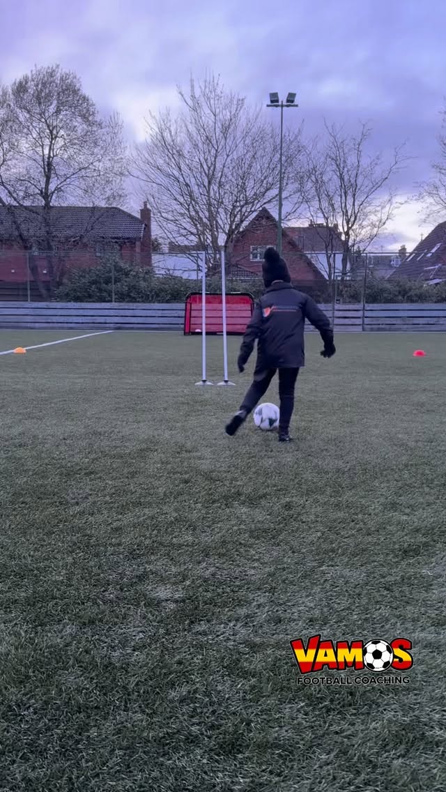 Paddy the Baddie back in for his 1-to-1 last night 🔥
Working on his ball mastery, finishing with an Iniesta 🇪🇸 and Ronaldo chop 🐐 combination ⚽
He chose Crossbar Challenge for Challenge Duff 🥅… and now I know why 🤔
Coach Duff humbled by a heavy defeat 😂
I’ll be practising for the rematch 🤝
Loved the celebrations on show — Haaland, Gyökores and more 👀
Good luck with your games this weekend 💪🏻
⚽⚽🇪🇸⚽⚽