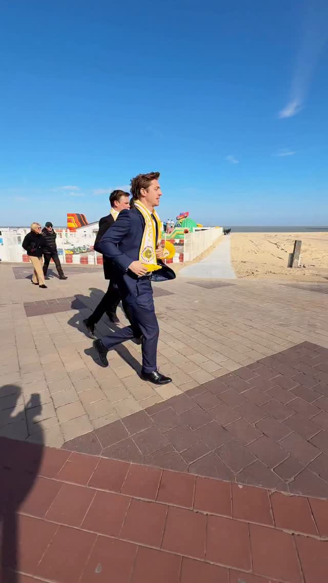 1 ticket verkocht ? = 100 m lopen tijdens de Knokke Run ๐ฎโ๐จ
Wie wilt ons zien afzien? In birkies? ๐ซฃ @runningtour.be
๐๏ธ TICKETS WAVE 2 - NOW AVAILABLE - LINK IN BIO ๐๏ธ