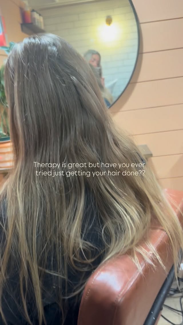 ELEVEN AUSTRALIA slays 🤌🏼
@elevenaustraliapro Lift with level 9 and 6% tone with 10.GA + 9.2 + 6%
#blonding #yegsalon #sherwoodparkstylist #blondehair #haircolor