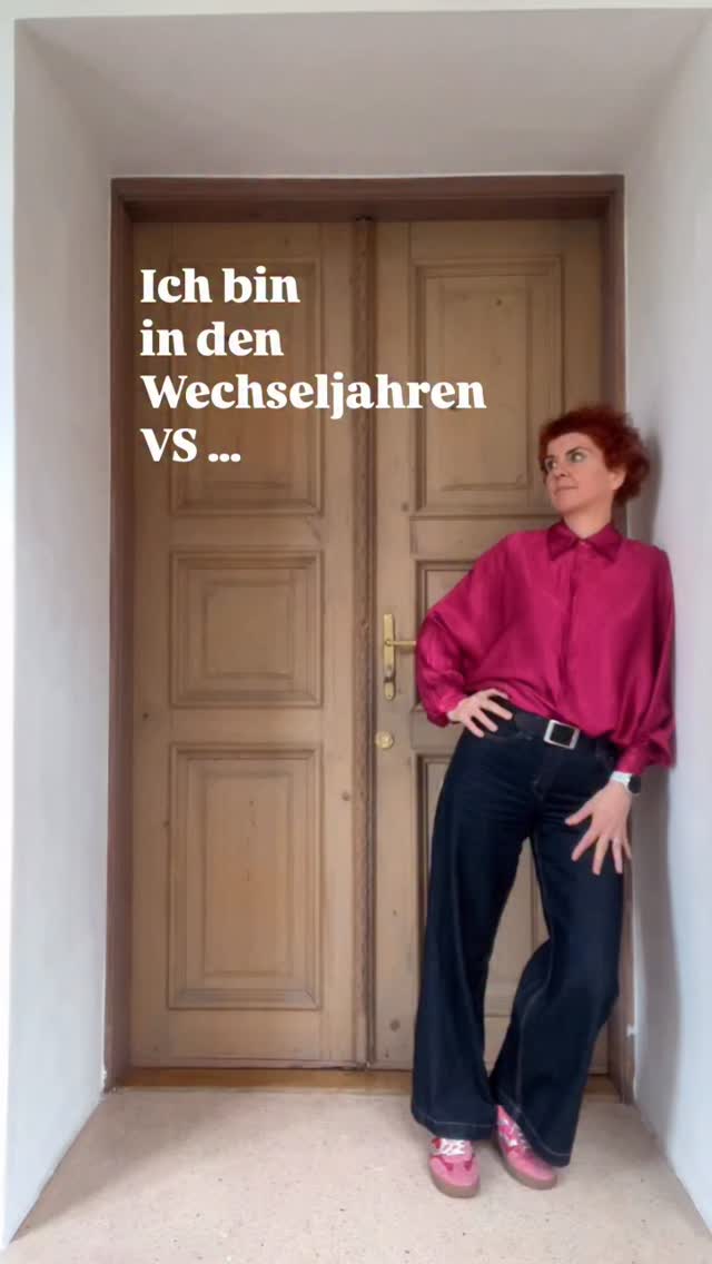 Kurzer Real Talk: Wir müssen das endlich sauber auseinanderhalten. 🧡🩷
Wechseljahre sind kein Zeitpunkt.
Und Menopause schon gar nicht das Ende.
Die Menopause ist genau ein einziger Tag.
Und der kommt rückblickend.
Alles davor?
Alles danach?
👉 Wechseljahre.
Ja, auch die Postmenopause gehört dazu.
Ja, auch wenn du schon lange keine Blutung mehr hast.
Und nein: „durch sein“ ist hier leider keine Kategorie. 😏
Was sich verändert, ist nicht das Ob – sondern das Wie.
✨ Weniger Chaos.
✨ Mehr Klarheit.
✨ (Im besten Fall) mehr du selbst.
Mich würde interessieren:
Wer von euch hat das so schon gewusst – und wer denkt sich gerade „Waaas?!“?
Schreib’s mir in die Kommentare. 👇
#glücklichewechseljahre #glitzernstattschwitzen #wowstattwäh
