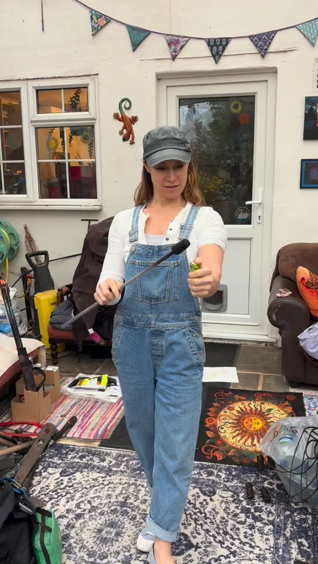 Upskilling. And getting really fucking serious with it. Get ready, bitches, this is the beginning of a new chapter.
Huge thanks to @gwhearn for a solid first encounter with fire (beyond candles and barbecues).
My wrist action needs work 🤭