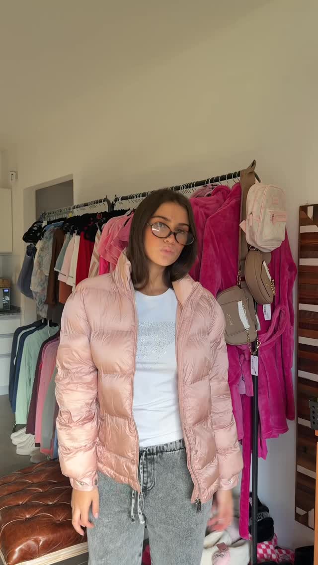 Arrancamos con los abrigos importados en Poli Oly ✨ Venite a buscar el tuyo para este invierno ❄️
📍Castelar
#abrigos #outfit #invierno #abrigosimportados