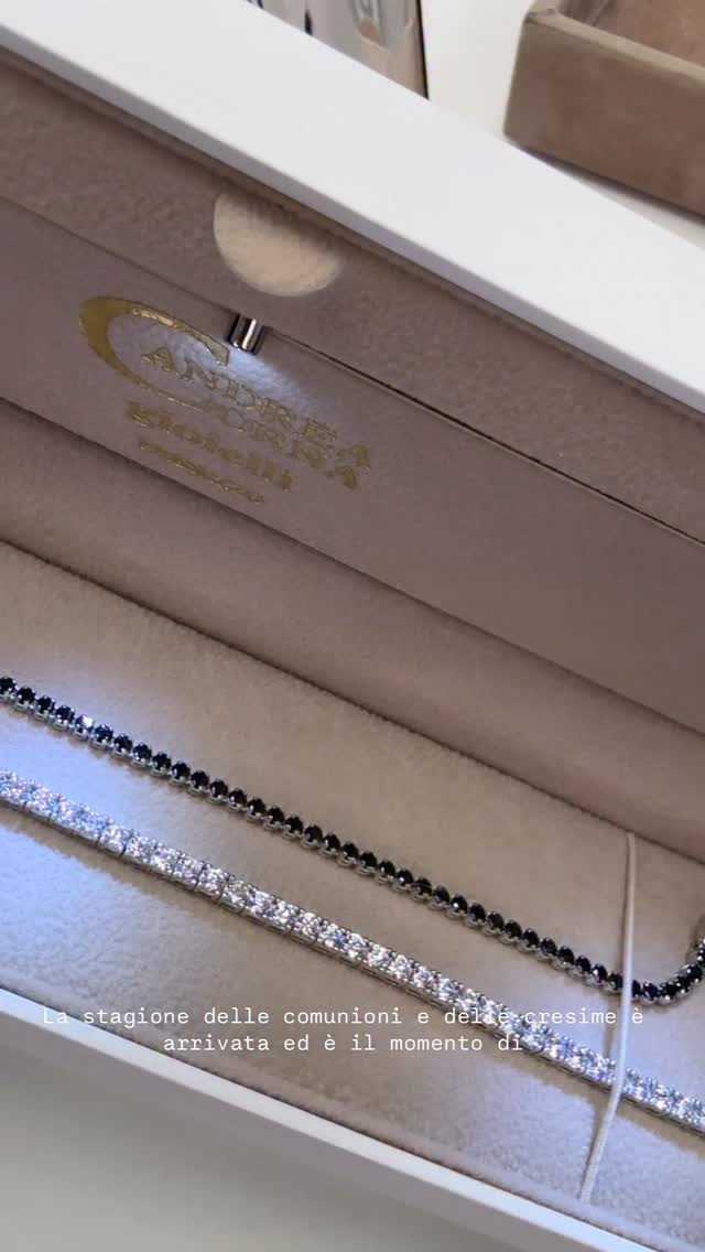 ✨ Comunioni e Cresime: momenti unici, ricordi per sempre ✨
Scegli un gioiello che racconti un’emozione e accompagni questo giorno speciale nel tempo 💎
Scopri la nostra selezione: idee regalo eleganti, simboliche e pensate per brillare in ogni dettaglio.
📍 Ti aspettiamo in gioielleria
💬 Scrivici in DM per informazioni o per prenotare
#comunione #cresima #ideeregalo #gioielli #regalispeciali