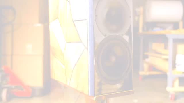 Kerry’s monster 2 way speaker build showcased a stunning walnut mosaic on each side of the cabinets. Here is some of the process!
CSS-audio.com