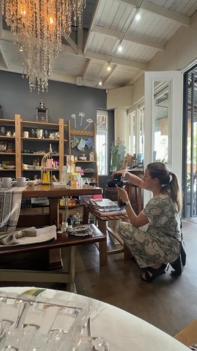You know those “effortless” content shots?
Yeah… this is what they actually look like behind the scenes 😂
Tiny adjustments. Weird angles. Questionable posture.
And apparently… using my nose to focus??
Wouldn’t change a thing though — because all of this, is my way of getting THE SHOT!
JHB brands, if you want content that feels natural but hits hard — I’m your girl!
#ContentCreatorSA #JohannesburgCreative #BTSContent #SocialMediaContent #BrandStorytelling