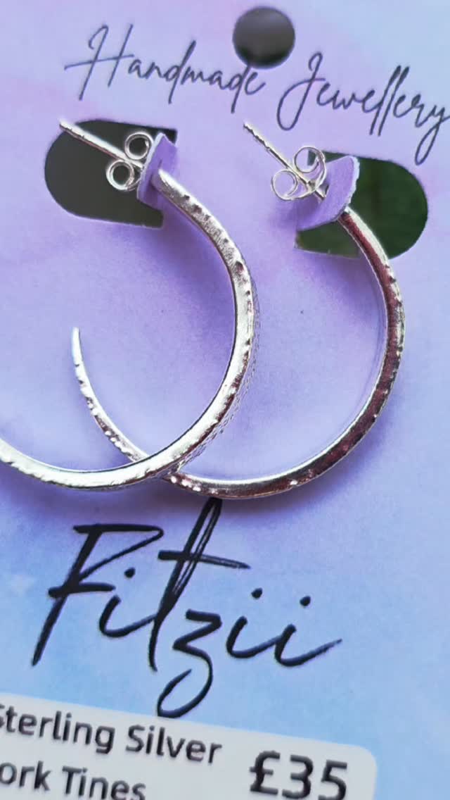 Hey guys... look at these beauties made from fork Tines π΄ from a fork made in Edinburgh in 1840 π². Available today #Warrington with @_makersmarket
.
.
.
#handmade #cutleryjewellery #fitzii #sterlingsilver