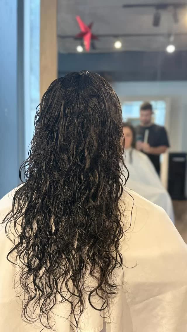 Qué me dicen de este corte? 😍
Horas disponibles para esta semana! Escríbenos o agenda a través de nuestro link en nuestra info♥️