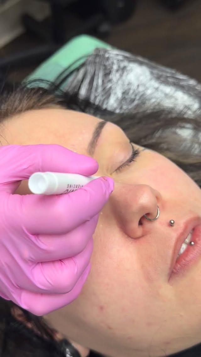 Super cute freckles by permanent make up artist @titchyppmu for the lovely @vil_tattoo
Watch until the end to see how well they healed 🫶🏻
For full freckles, beauty spots and signature freckles just give us a call or send Titch a dm 😘✌️
#permanentmakeupartist #freckletattoo #freckles #tattoostudio #pmutattoo