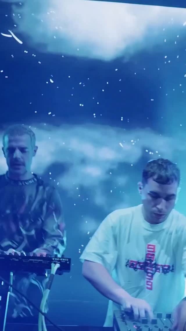 Mumbai, it’s @999999999_live week ⚡️⚡️
11th April - Nesco
Book your tickets on @sortmyscene
@paradoxindia_ | @sunburnfestival | @kroniqindia | @nescoevents | @ballantinesstaytrue | @nexusworld__ Mumbai, it’s @999999999_live week ⚡️⚡️
11th April - Nesco
Book your tickets on @sortmyscene
@paradoxindia_ | @sunburnfestival | @kroniqindia | @nescoevents | @ballantinesstaytrue | @nexusworld__