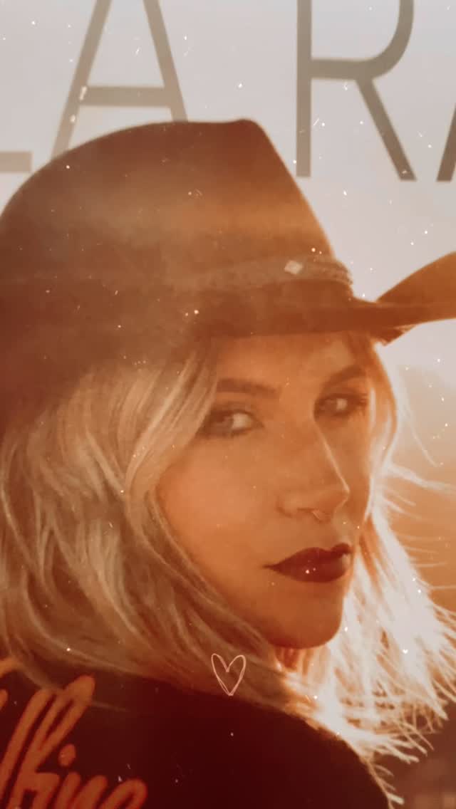 WildFire es el primer disco de Ella Ray. Folk y música de raíces, grabado, mezclado y masterizado en @hollersanalogstudio. Un disco hecho en familia y que ya puede escucharse en vinilo.
Gracias a ti Ella!
#ellaray #wildfire #recordingstudio #rootsmusic #analogrecording analogstudio vinylrecording independentmusic musicaindependiente vinyl folkmusic