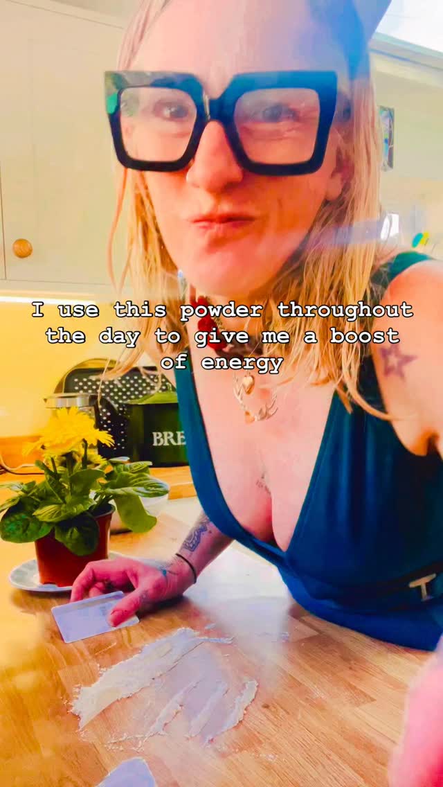 But seriously. Creatine is the new cocaine !
All the benefits but doesn’t shorten your life or turn you into a nobhead 🫣#suzeetylee #creatine #womenwholift #liftheavyshit #menopause