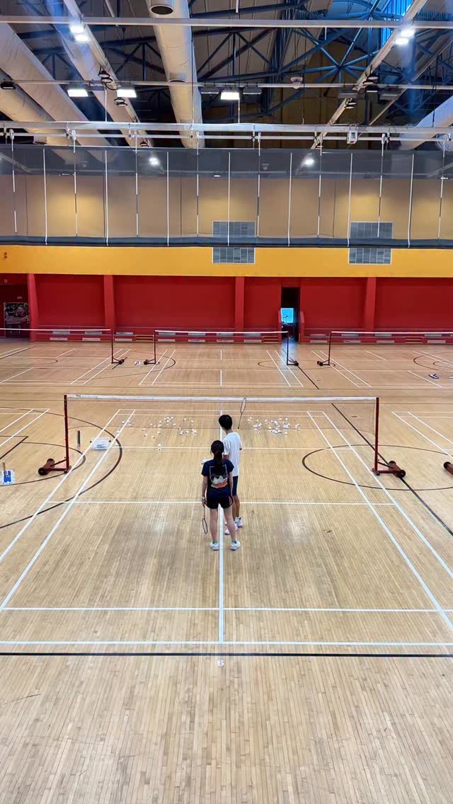 Here’s some doubles training drill :)
#singaporebadminton #badmintonplayer #sgbadminton #badmintonskills #badmintontips