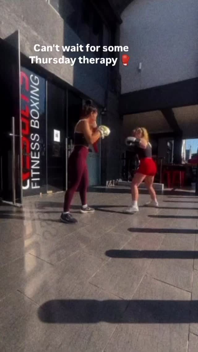 Our world class coaches keeping each other sharp! π₯π₯ #cresults #cresultsfitnessboxing #worldclasscoaches