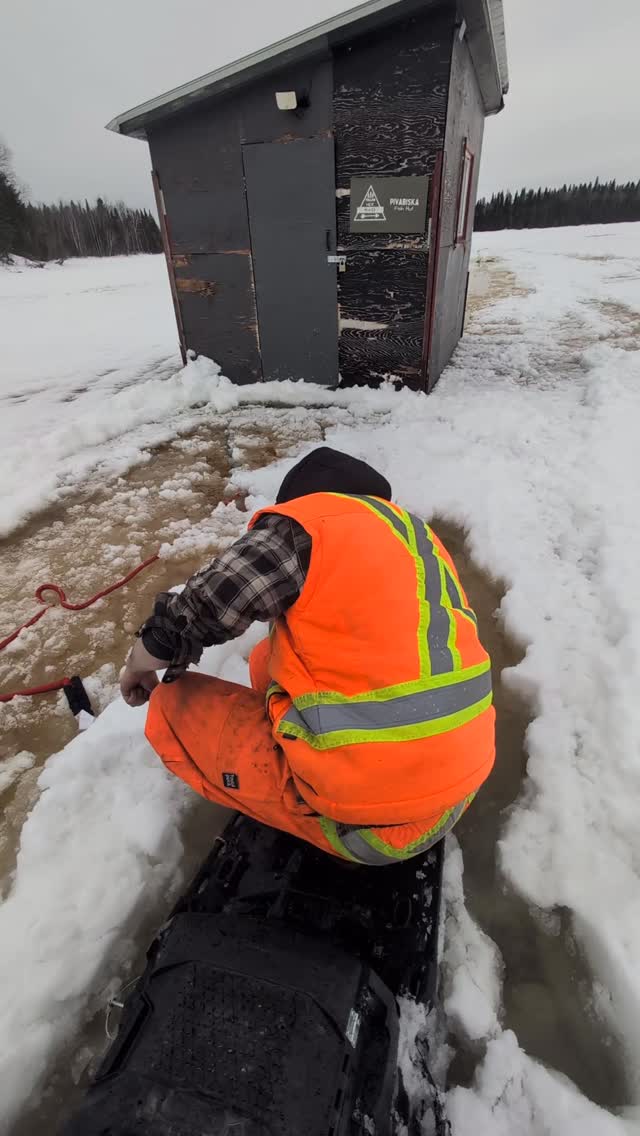 Will we manage to get it out before ice melts?😂