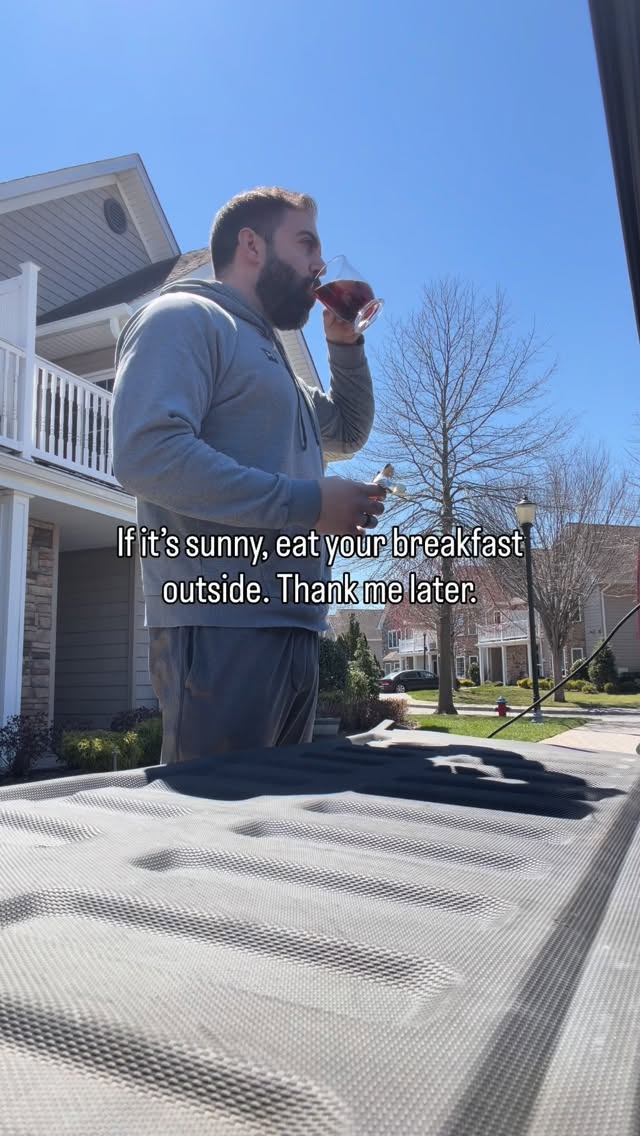 ☀️ Morning sunlight is the ultimate life hack ☀️
Getting natural light within the first 30-60 minutes of waking up does more than just wake you up — it actually reprograms your entire day:
• Sets your circadian rhythm for better sleep tonight
• Boosts morning cortisol (the good kind) for energy & focus
• Increases serotonin → more stable mood & motivation
• Regulates melatonin so you fall asleep easier at night
• Improves vitamin D levels & immune function
• Helps regulate appetite & metabolism
Your body clock runs on light. Give it the right signal early.
Who else is stepping outside for their morning sun dose? Drop a ☀️ if you’re doing it!
#CircadianRhythm #SunExposure #HealthHack #MorningRoutine #Biohacking