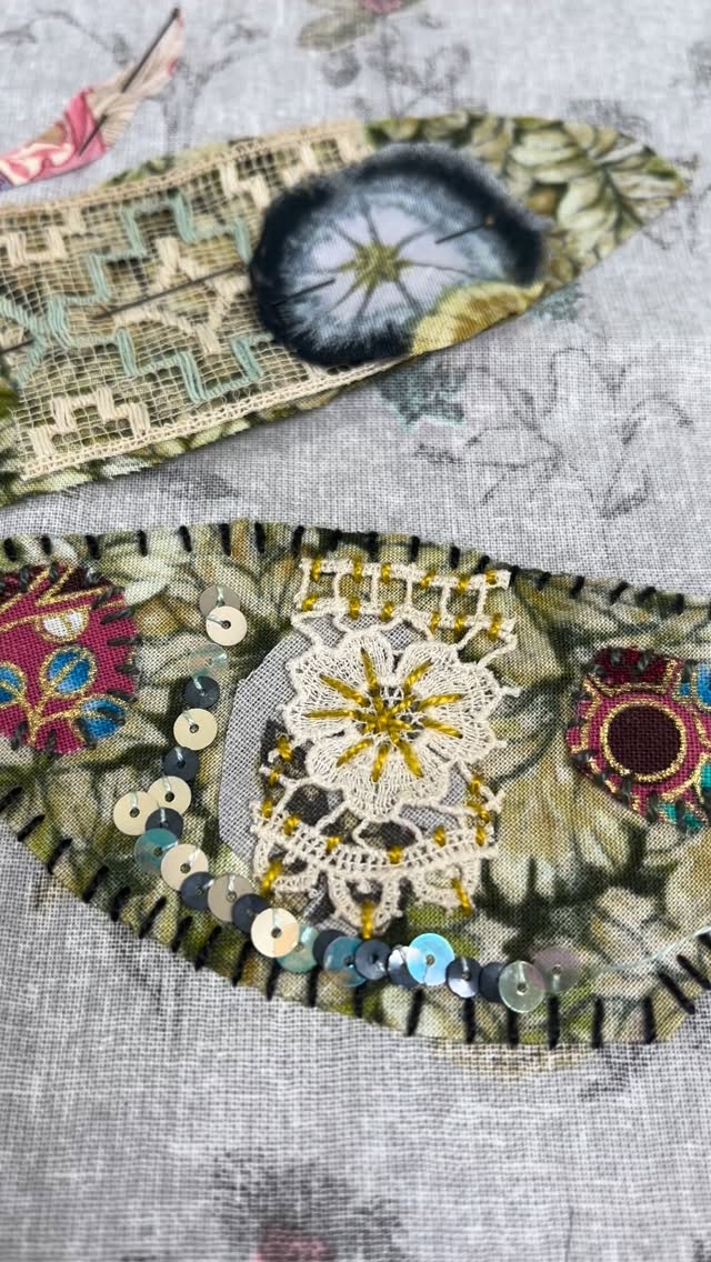 Today I have found my stash of 100+ year old French sequins, and now I just want to add them to everything!
They were bought as old new stock, never having been used. Can you imagine all the 1920s flapper dresses that they were never sewn onto? I feel I owe it to them to sew them everywhere!
The sequins are from @manushyaembroidery
#1920sfashion #flapperdress #broderieperse