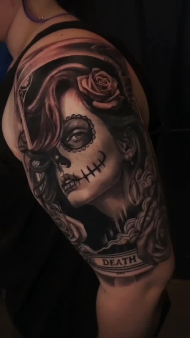 Finished Tarot card piece by
@marie.nik.tattoo
Style - black and grey realism
Enquiries - info@lost-tower.co.uk
#tattoo #blackandgreytattoo #tattooartist #losttowertattoo #tattoorealism