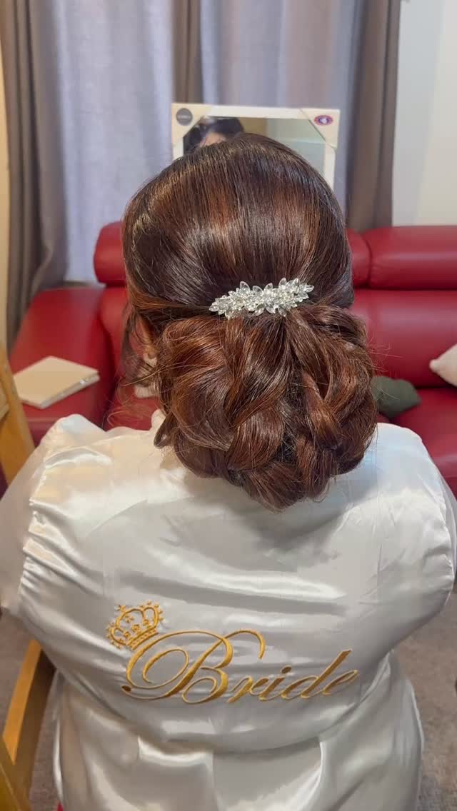 A bridal look designed with balance and intention ✨
Rich, radiant skin, softly defined eyes, and a statement lip paired with a structured low bun designed to hold beautifully while still feeling soft and elegant.
Every detail is carefully tailored to the individual, ensuring the complexion appears smooth, refined, and polished, while the hair complements the overall silhouette for a seamless, long-lasting finish.
Calm, considered, and completely personalised.
Award-winning bridal hair & makeup specialist
Limited 2026 bookings now open.
#bridalmakeup #bridalhair #luxurybridal #softglambride #elegantbride ukbride bridallook weddingmorning highendbridal glowingskin awardwinningstylist bridalinspo modernbride timelessbeauty bridalartist