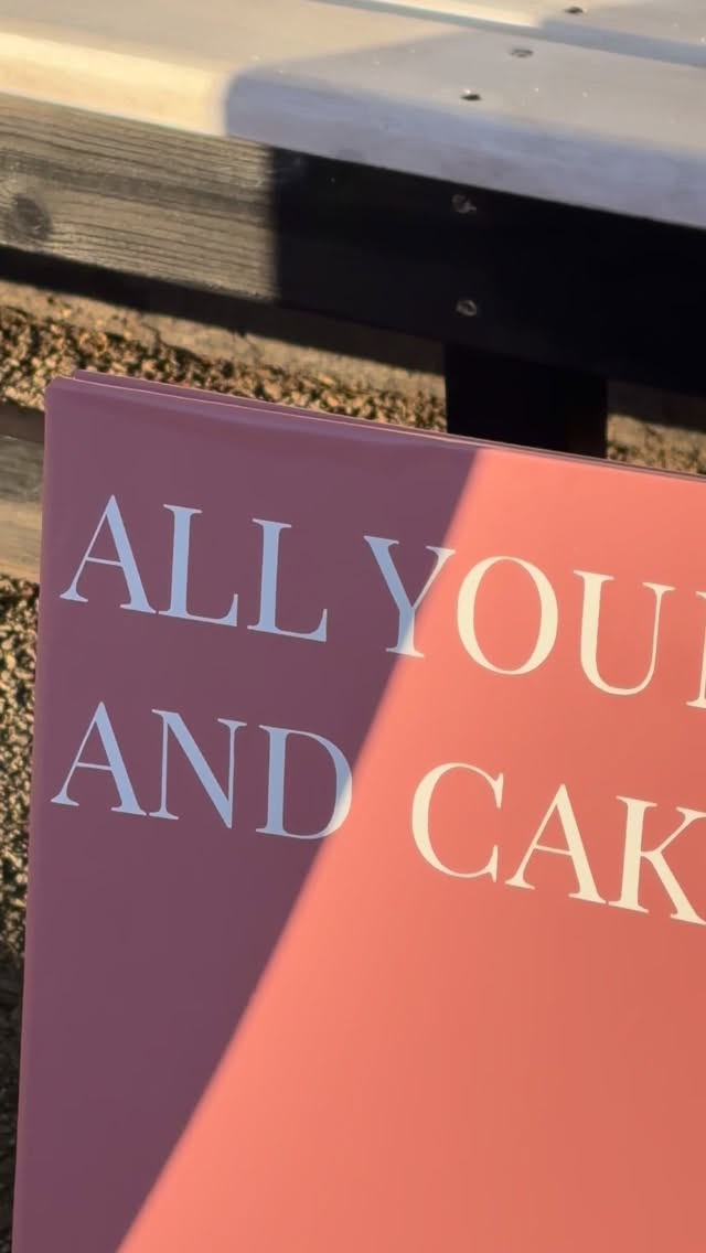 something is comingggggg !! 🤭🫶🏻🍰
& you might have a pretty good idea what it is 🤭 but you don’t know what else is up my sleeve!
who’s been here since the start? 🥺
crazy seeing how far luxury bakes has come 🩷✨