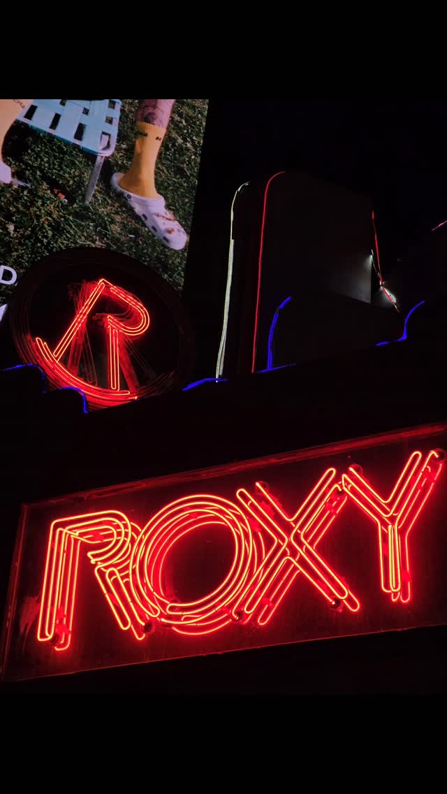 @officialgrupometal en su gran presentación en el legendario @theroxy en Sunset Blvd.
Una noche llena de buena música que nos hace viajar por el tiempo. Que sigan los éxitos y esperamos verlos muy pronto.
📸
@sunseteclecticooficial
Gracias @kron_entertainment por todas las atenciones y acceso. 😎🙏
#sunseteclectico
#grupometal
#kron